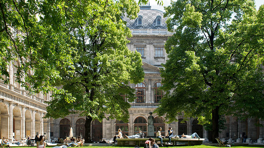 Arkadenhof im Hauptgebäude der Universität Wien