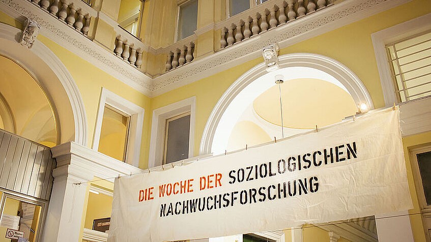 Fahne Soziologische Nachwuchstage am Institut